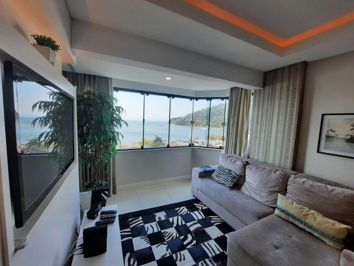 3 Suites Linda Vista Da Orla De Bc A 50M Da Praia - Somente Familiares Balneario Camboriu Ngoại thất bức ảnh
