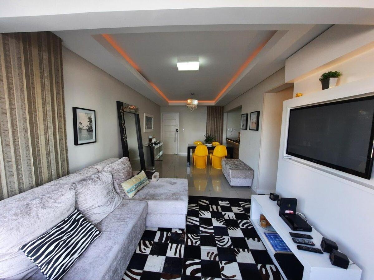 3 Suites Linda Vista Da Orla De Bc A 50M Da Praia - Somente Familiares Balneario Camboriu Ngoại thất bức ảnh