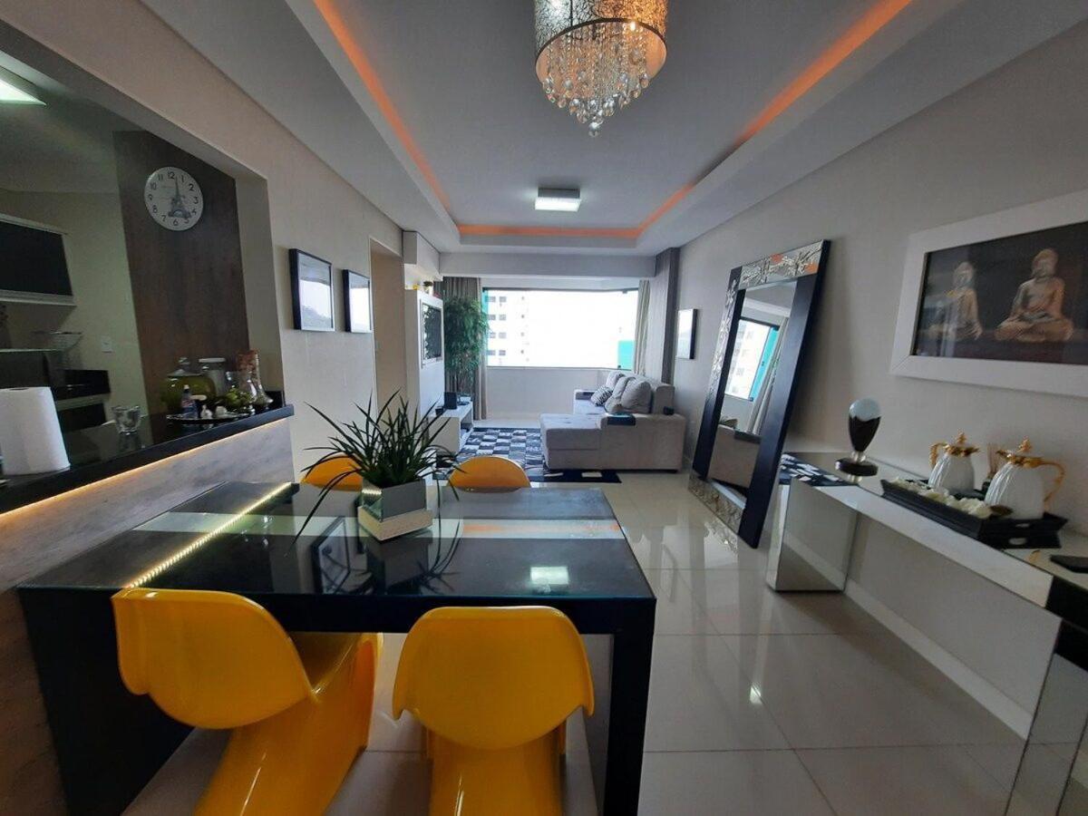 3 Suites Linda Vista Da Orla De Bc A 50M Da Praia - Somente Familiares Balneario Camboriu Ngoại thất bức ảnh