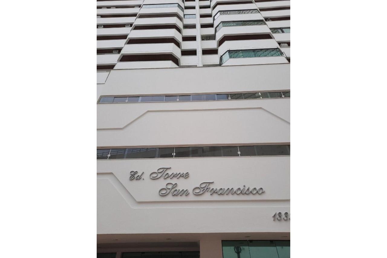 3 Suites Linda Vista Da Orla De Bc A 50M Da Praia - Somente Familiares Balneario Camboriu Ngoại thất bức ảnh