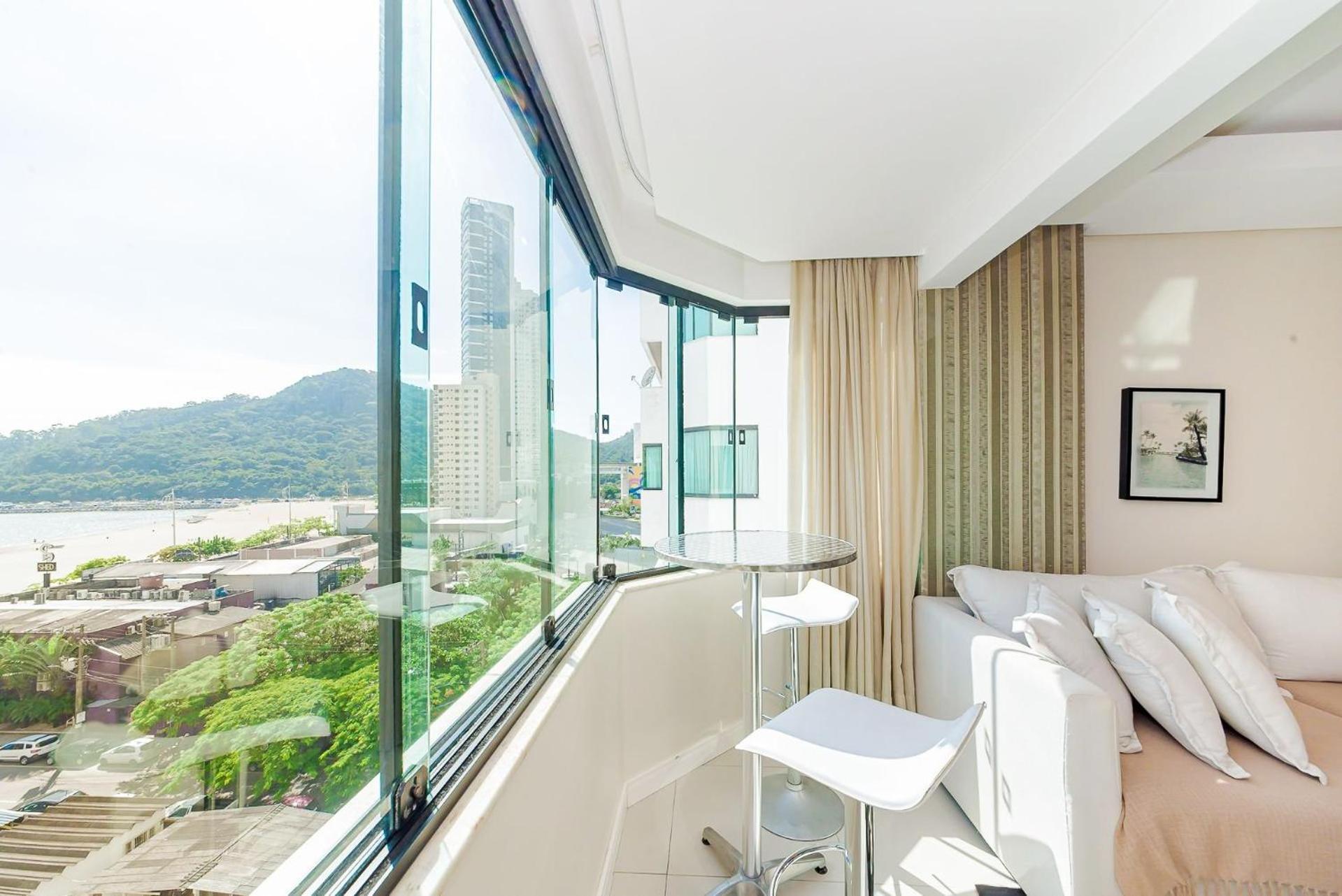 3 Suites Linda Vista Da Orla De Bc A 50M Da Praia - Somente Familiares Balneario Camboriu Ngoại thất bức ảnh