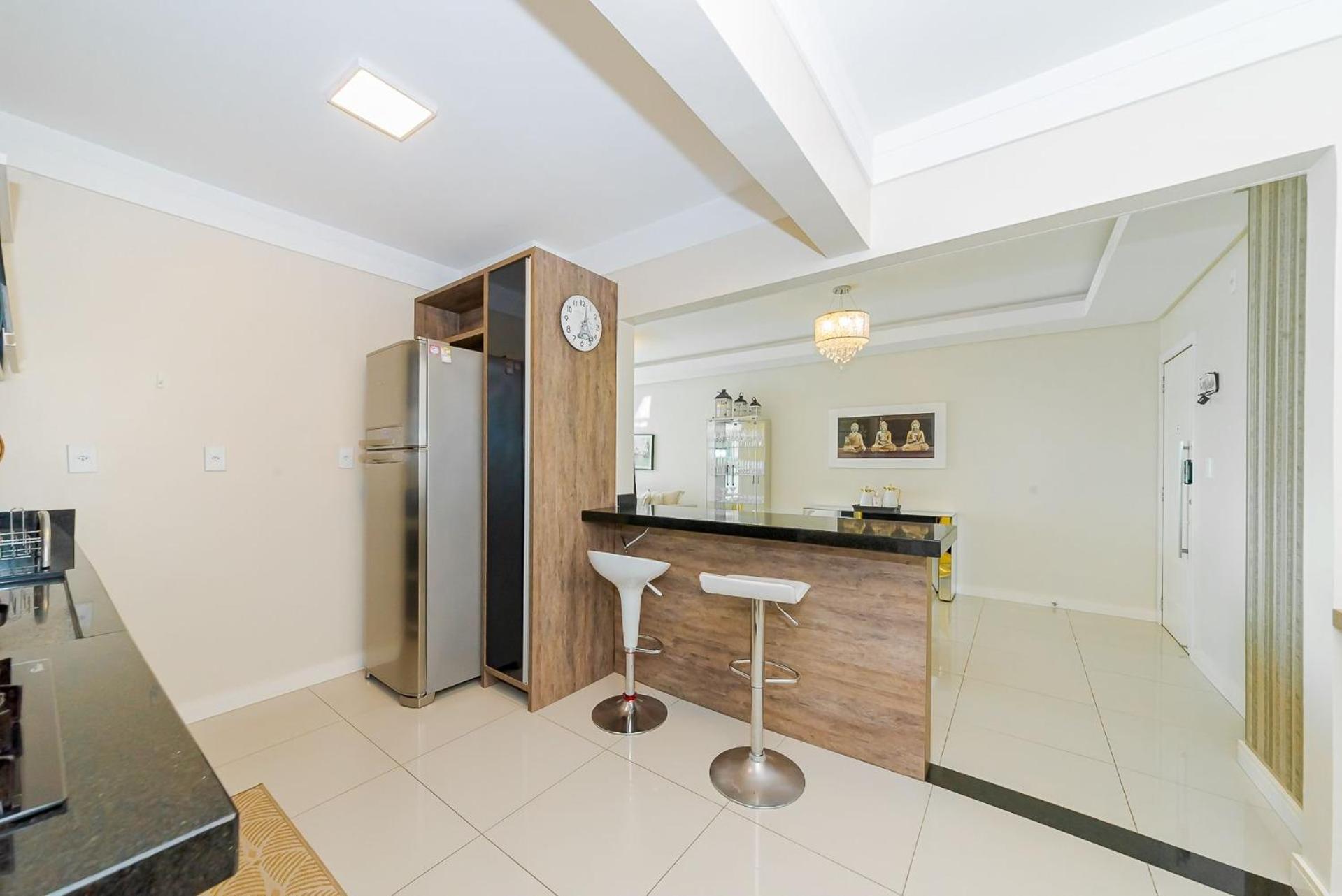 3 Suites Linda Vista Da Orla De Bc A 50M Da Praia - Somente Familiares Balneario Camboriu Ngoại thất bức ảnh