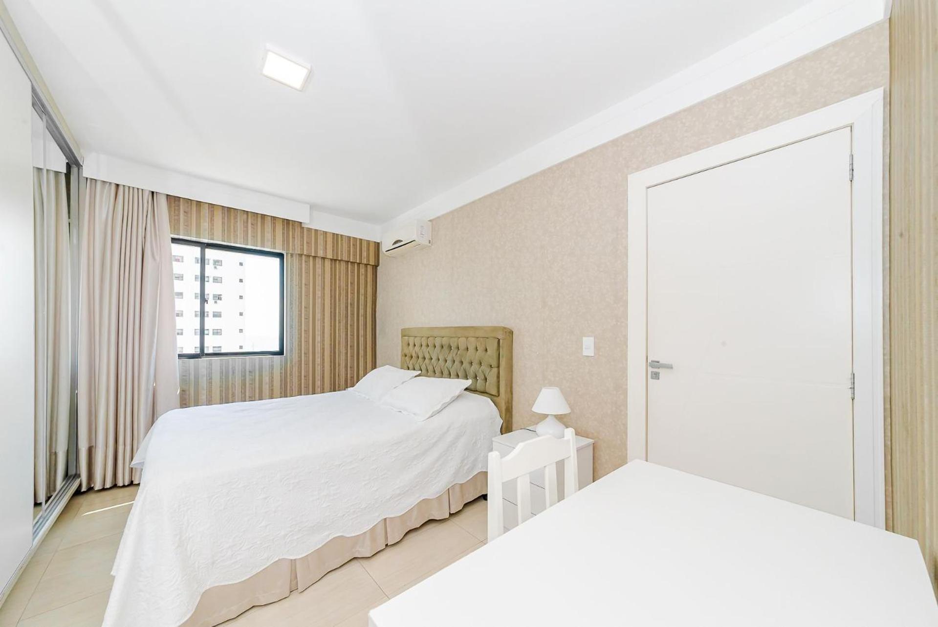 3 Suites Linda Vista Da Orla De Bc A 50M Da Praia - Somente Familiares Balneario Camboriu Ngoại thất bức ảnh