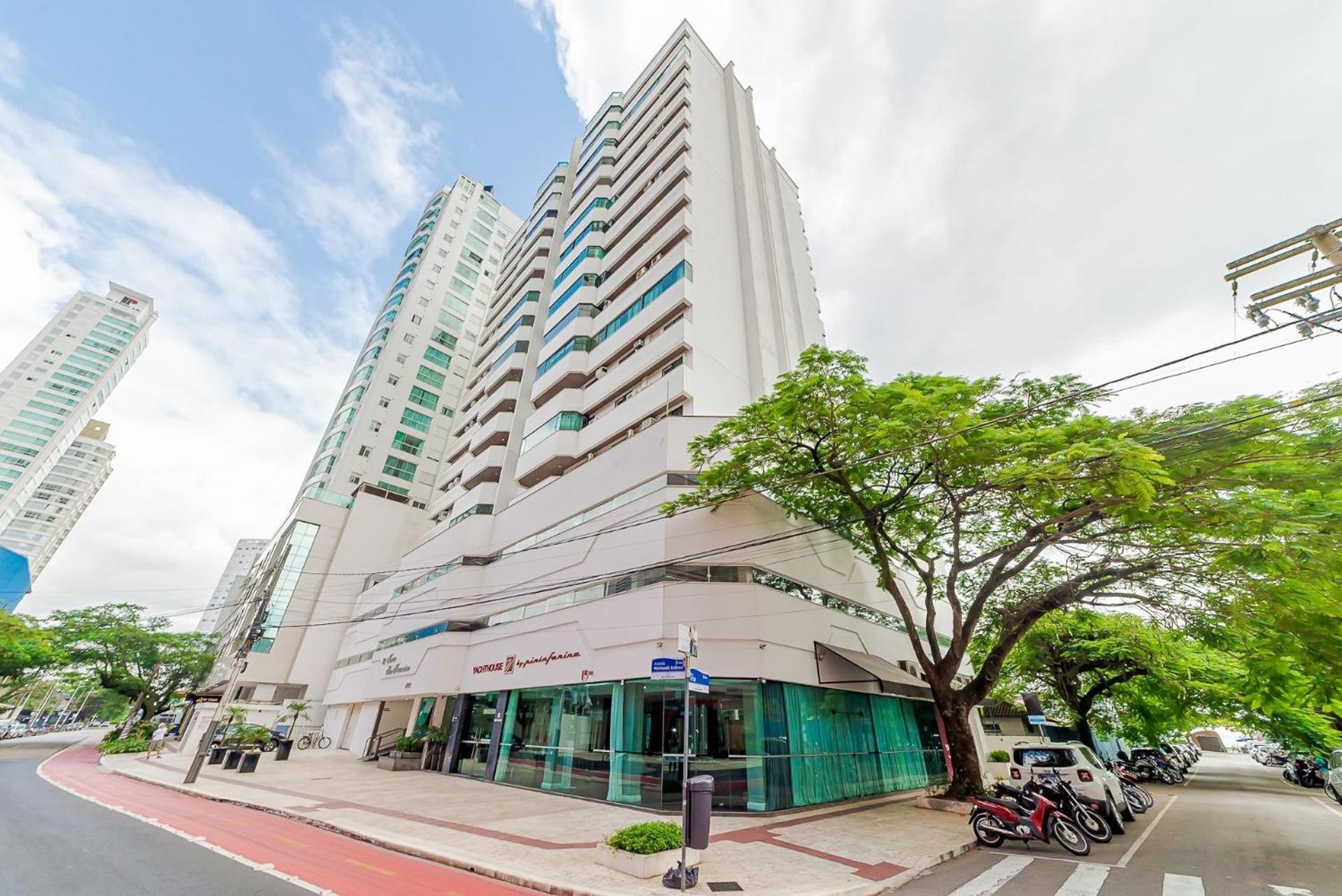 3 Suites Linda Vista Da Orla De Bc A 50M Da Praia - Somente Familiares Balneario Camboriu Ngoại thất bức ảnh